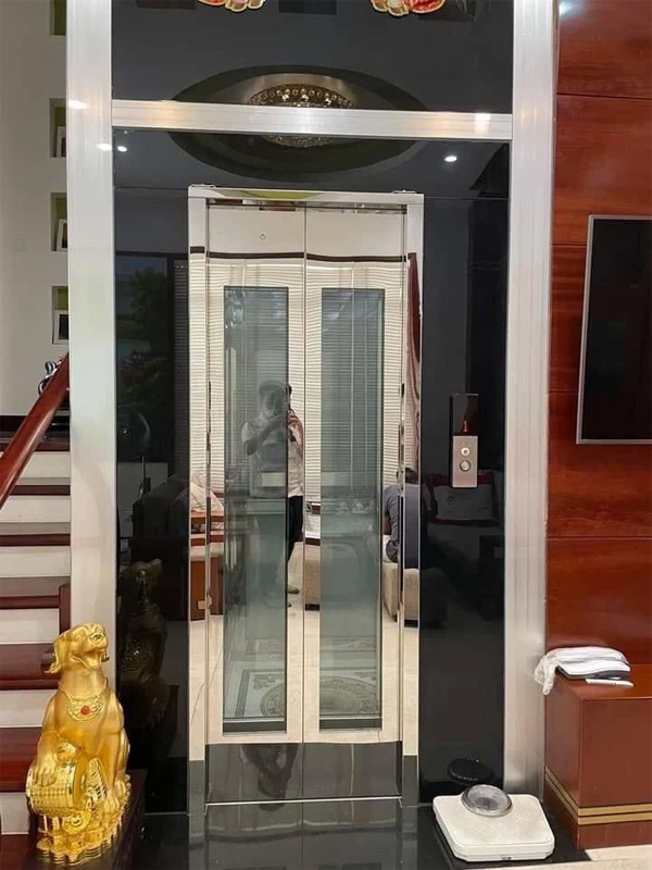 CỬA THANG MÁY2